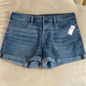 OLD NAVY MIDI SHORTS